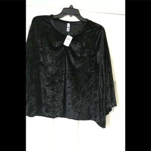 NWT Black velvet top. Sz: M